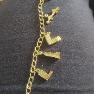 Vintage New York 6 Charm Goldtone bracelet